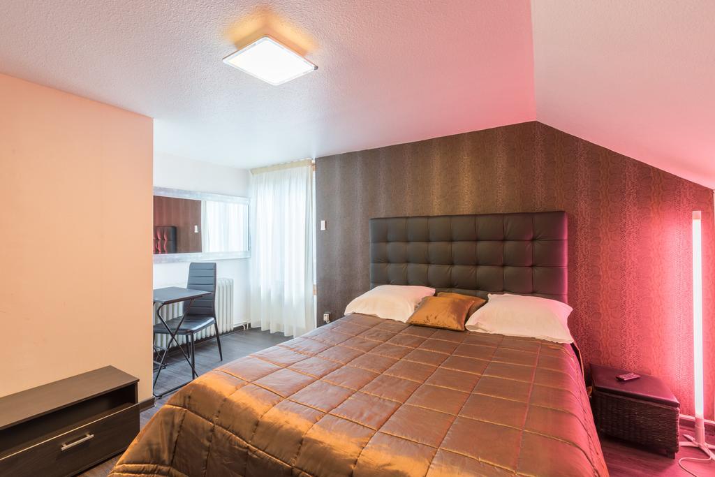 Alp'Hotel Voreppe Szoba fotó