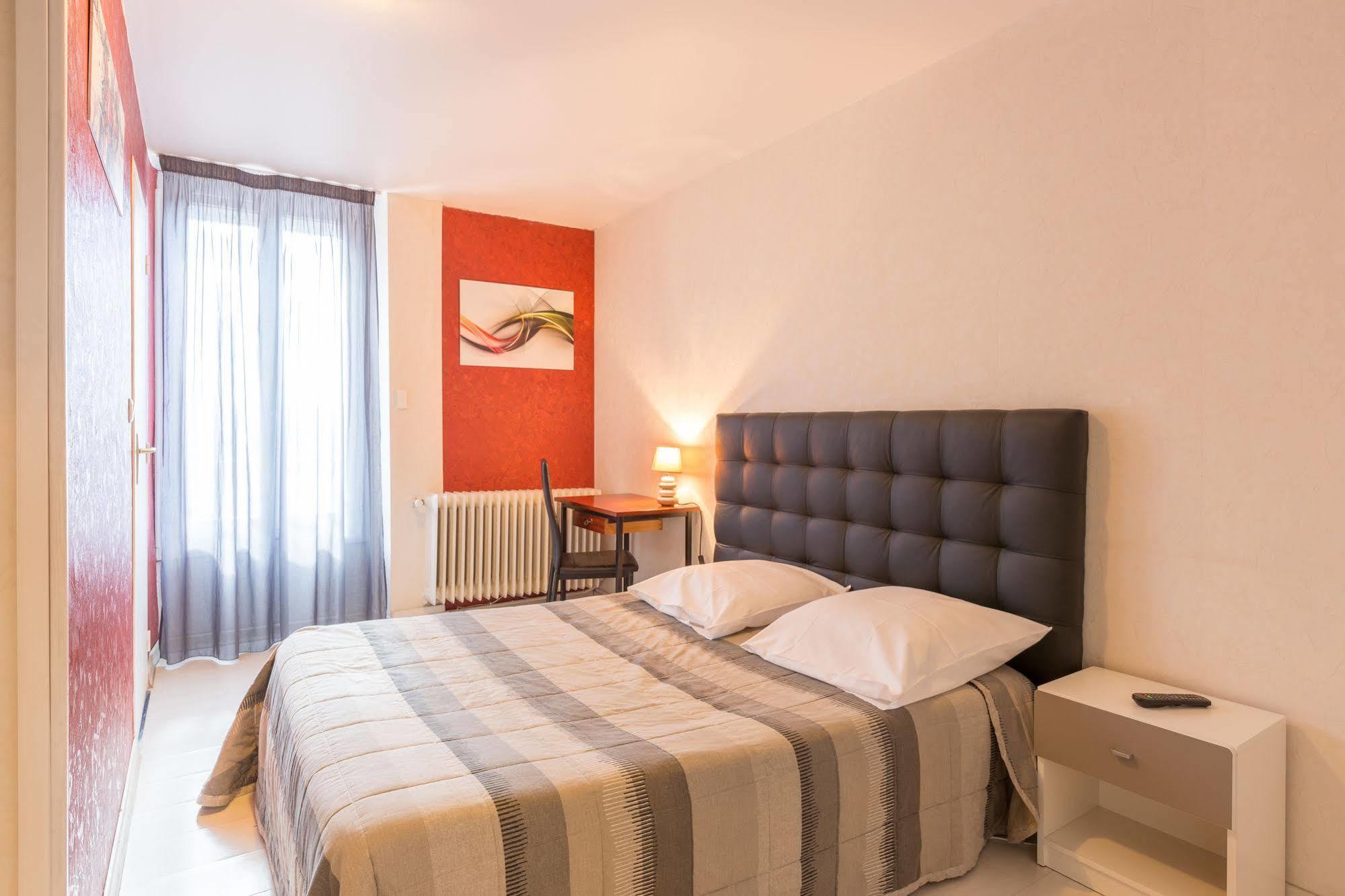 Alp'Hotel Voreppe Kültér fotó