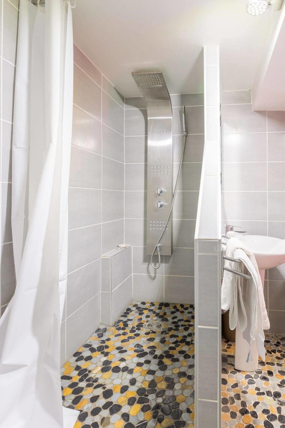 Alp'Hotel Voreppe Kültér fotó