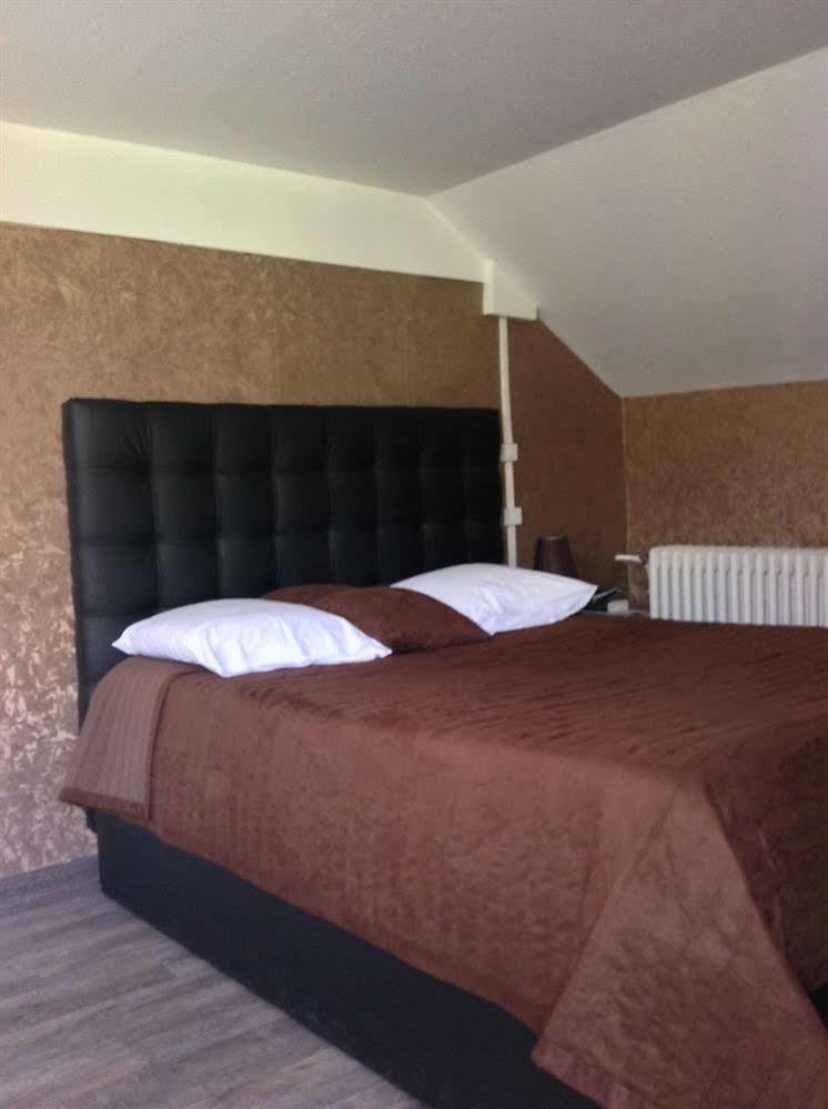 Alp'Hotel Voreppe Kültér fotó
